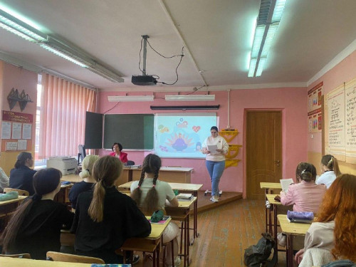 1 апреля 2024 года в "Армавирском индустриально-строительном техникуме" прошли внеурочные занятия "Разговоры о важном" на тему "Россия — здоровая держава". 